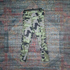 ZYIA womens Light N Tight camo 7/8 leggings 8 10